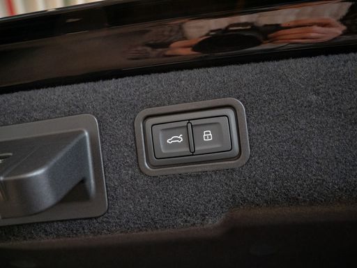 Audi A8 60 TFSI e quattro tiptronic TV Pano Matrix 29