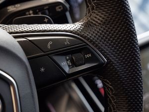 Audi Q8 55 TFSI quattro S line sport MATRIX-LED BT 22 navigation