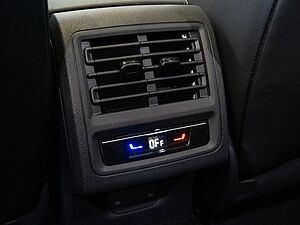Volkswagen Golf VIII Variant R-Line 2.0 TDI DSG 10 navigation