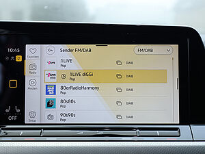 Volkswagen Golf VIII Move 1.5 TSI 13 navigation