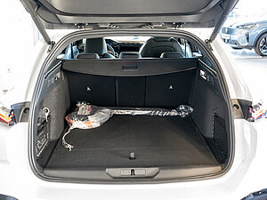 Peugeot 308 SW GT Plug-In HYBRID 180 e-EAT8 28 navigation
