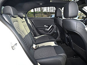 Mercedes-Benz A 180 Progressive 5 navigation
