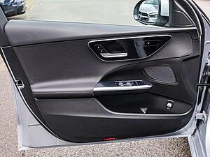 Mercedes-Benz C 180 T Avantgarde Advanced 28 navigation
