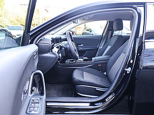 Mercedes-Benz A 250 e 10 navigation