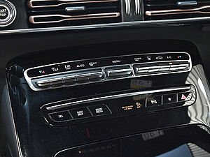 Mercedes-Benz EQC 400 4M 13 navigation