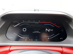 Lotus Emira V6 First Edition NEU ohne Zulassung COC 23 navigation