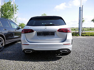 Mercedes-Benz B 200 AMG Line 4 navigation