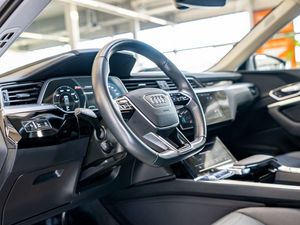 Audi e-tron 55 quattro advanced AHK Standhz. LED P 21 navigation