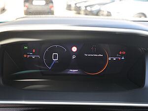 Peugeot 2008 GT HYBRID 145 e-DSC6 19 navigation