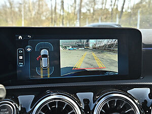 Mercedes-Benz A 180 AMG Line 10 navigation