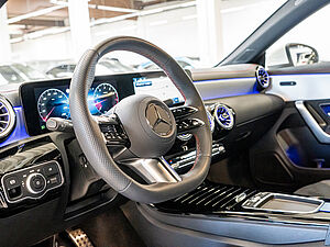 Mercedes-Benz CLA 200 Coupé AMG Sport Advanced Plus 20 navigation