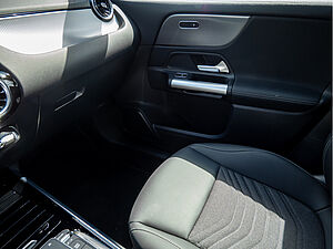 Mercedes-Benz GLA 250 4M Progressive 13 navigation