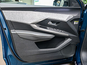 Peugeot 3008 GT HYBRID 145 e-DSC6 32 navigation