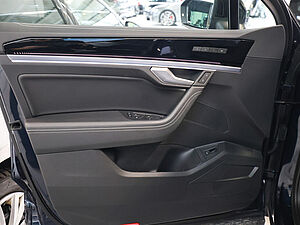 Volkswagen Touareg R-Line 3.0 TDI 4M 33 navigation