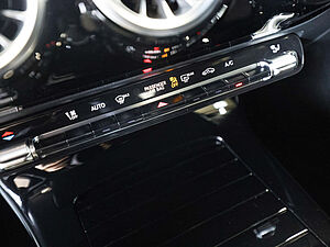 Mercedes-Benz A 220 4M AMG Sport Advanced Plus 14 navigation
