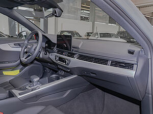Audi A4 Avant S line 35 TFSI S tronic 9 navigation