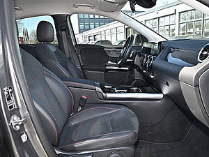 Mercedes-Benz GLA 250 e AMG Line 3 navigation
