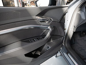 Audi Q8 e-tron Q8 S line 50 e-tron quattro 30 navigation