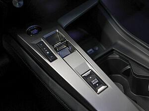Peugeot 308 Allure HYBRID 136 e-DSC6 15 navigation