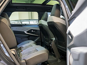 Peugeot 5008 GT HYBRID 136 e-DSC6 4 navigation