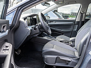 Volkswagen Golf VIII Goal 2,0 l TDI DSG 27 navigation