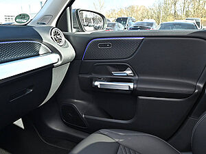 Mercedes-Benz GLB 200 d 13 navigation