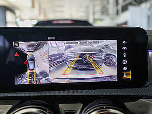 Mercedes-Benz A 35 AMG 4M 14 navigation