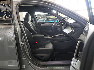 Peugeot 408 GT HYBRID 145 e-DSC6 2 navigation
