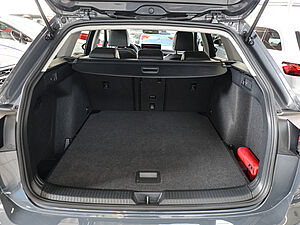 Volkswagen Golf VIII Variant GOAL2,0 l TDI DSG 31 navigation