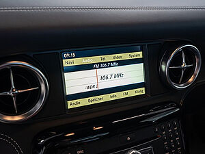 Mercedes-Benz SLS AMG Roadster MY14 rotes Dach! 8 navigation