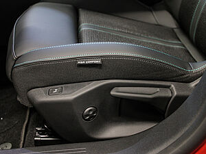 Peugeot 308 Allure BlueHDi 130 EAT8 29 navigation