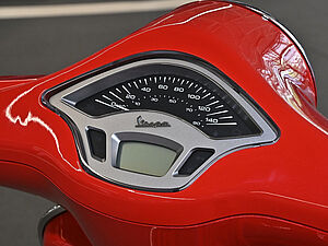 Vespa Primavera 125 E5 RED 6 navigation