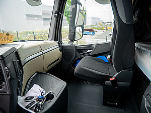 Mercedes-Benz Actros 1845 LSnRL 9 navigation