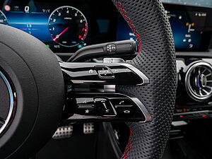 Mercedes-Benz A 200 AMG Line 15 navigation
