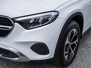 Mercedes-Benz GLC 300 e 4M Avantgarde Advanced Plus 28 navigation