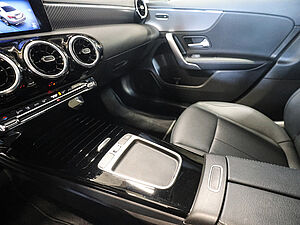 Mercedes-Benz A 200 Limo Progressive Advanced 16 navigation