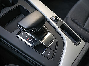 Audi A4 Avant advanced 40 TDI quattro S tronic 14 navigation