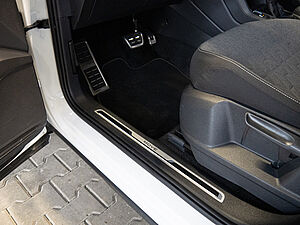Volkswagen Tiguan Allspace 2.0 TSI 4M DSG 33 navigation