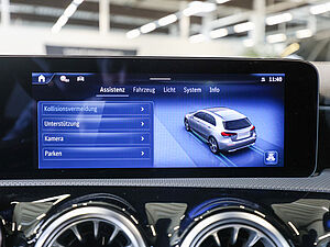 Mercedes-Benz A 220 4M AMG Sport Advanced Plus 12 navigation