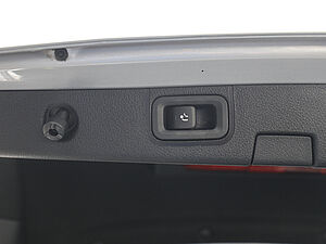 Mercedes-Benz A 250 e Limousine 33 navigation