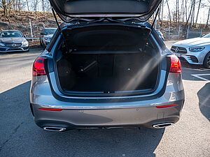 Mercedes-Benz A 180 AMG Line 22 navigation