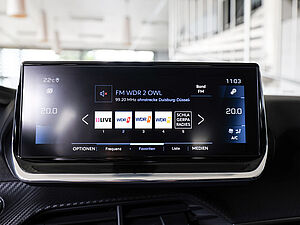 Peugeot 2008 Allure Pack BlueHDI 10 navigation