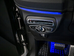 Mercedes-Benz G 350 d smaragdgrün 22 navigation