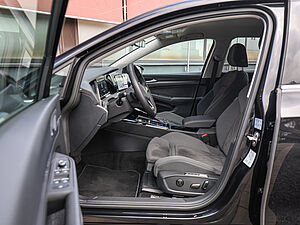 Volkswagen Golf VIII 1.5 e TSI Style DSG 11 navigation