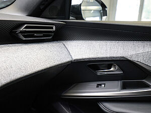 Peugeot 5008 Allure HYBRID 136 e-DSC6 22 navigation