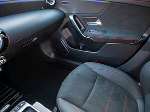 Mercedes-Benz CLA 200 d Coupé AMG Line 13 navigation