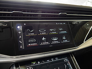Audi Q8 55 TFSI e quattro 13 navigation