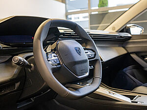 Peugeot 308 Allure BlueHDi 130 EAT8 17 navigation