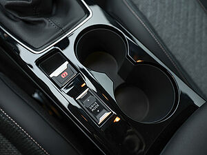 Peugeot 208 Neuer Allure PureTech 100 17 navigation