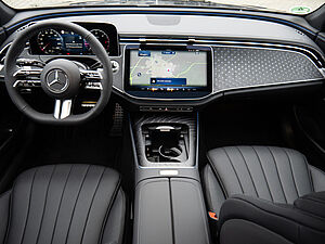 Mercedes-Benz E 220 d T AMG Line Advanced Plus 8 navigation